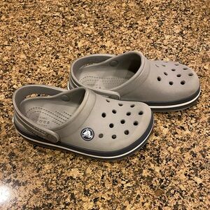 Crocs Kids Crocband Clog in Smoke/Navy
